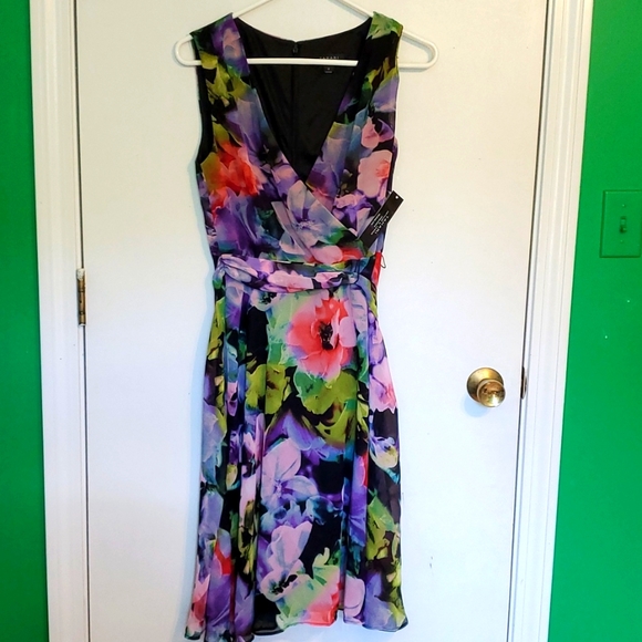 Tahari Dresses & Skirts - New Tahari women's 4 colorful floral mid dress with waist tie